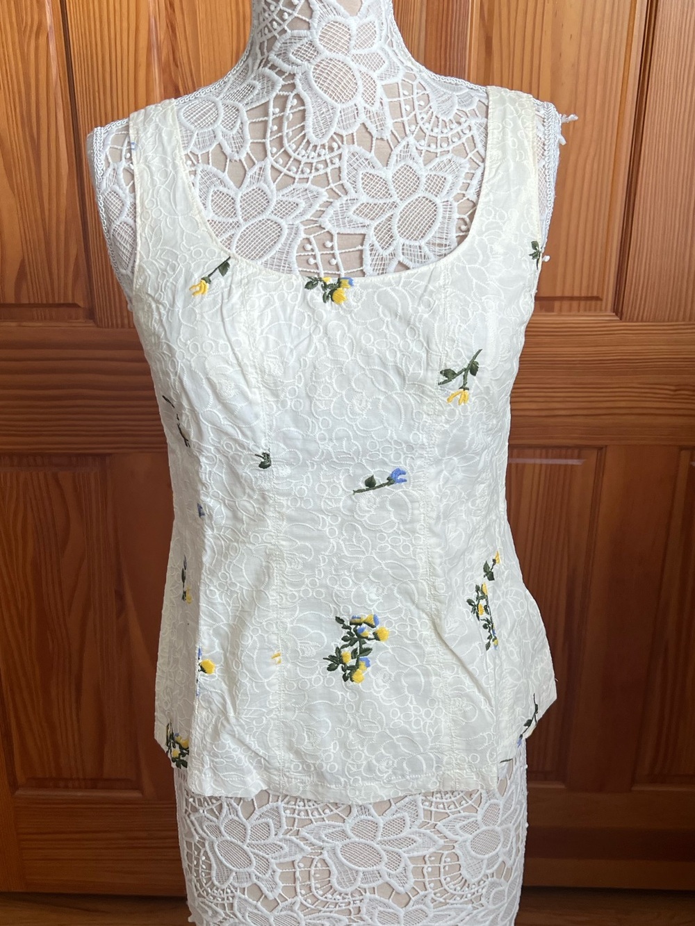 Anthropologie Vanessa Virginia Eyelet Floral Tank Top